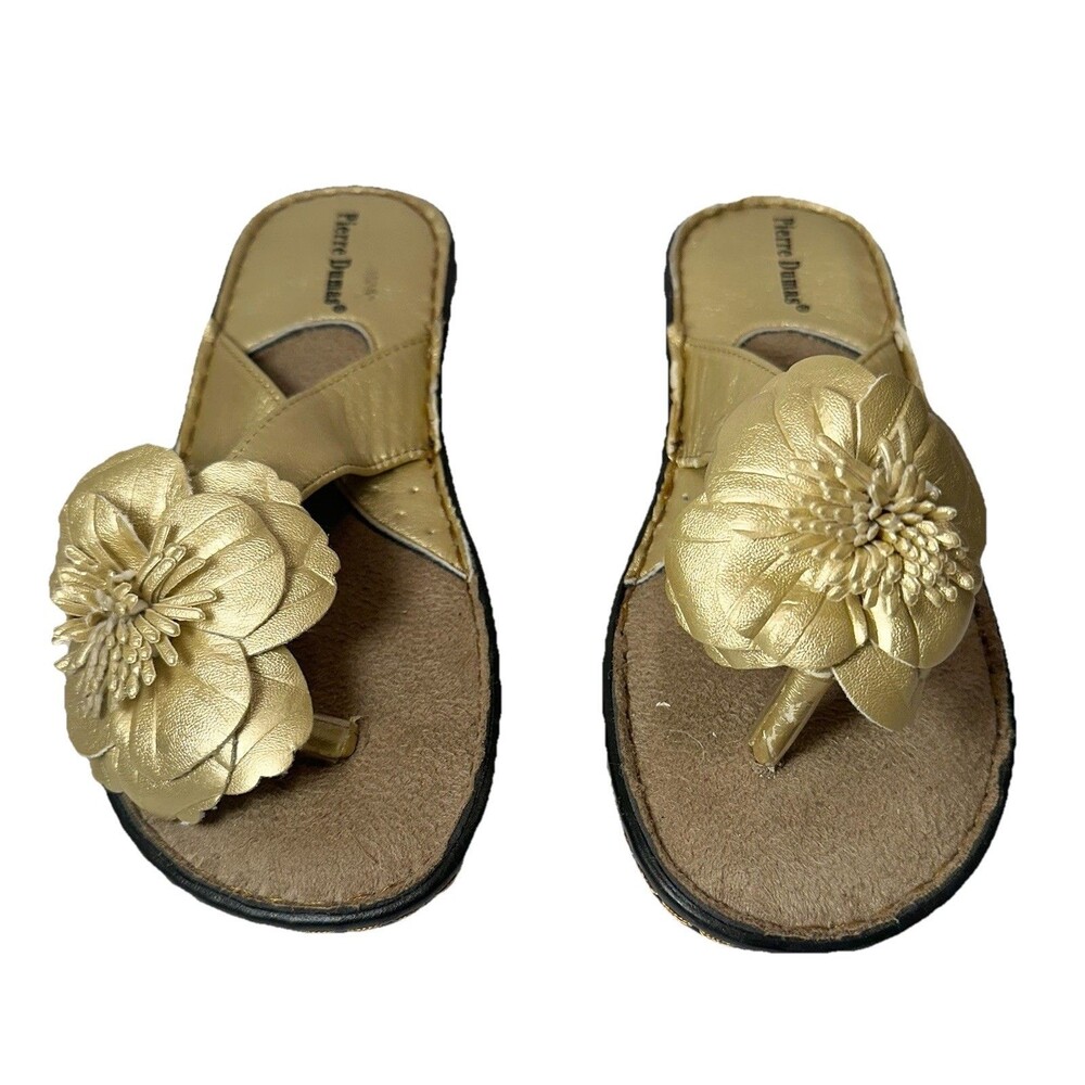 Pierre Dumas Gold Flower Thong Sandals Women’s Size 7 Slip On Flip Flops